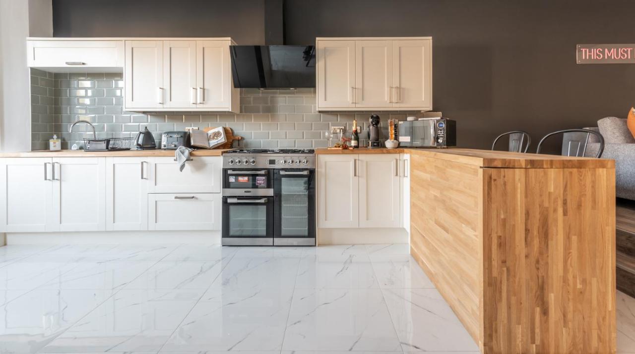 Ty Hapus Newport - Luxury 4 Bedroom Home Bagian luar foto