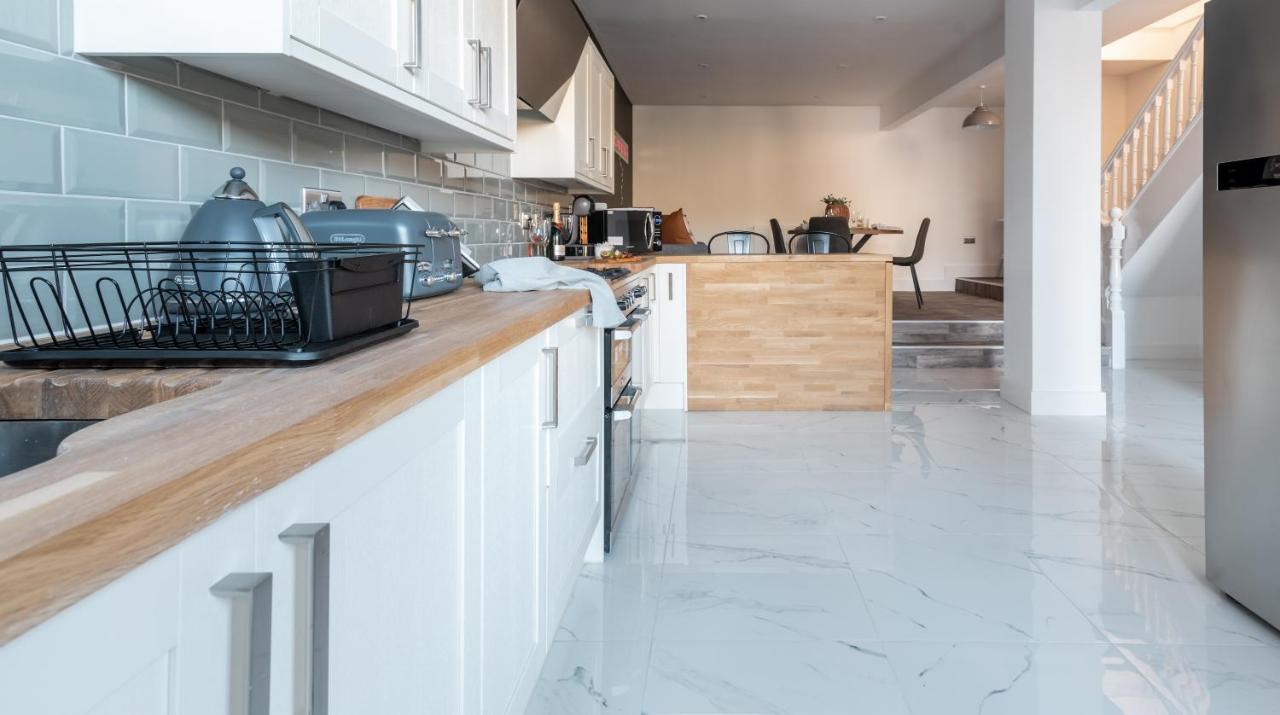 Ty Hapus Newport - Luxury 4 Bedroom Home Bagian luar foto